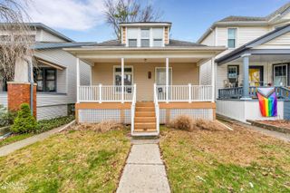 1083 Lakepointe Street, Grosse Pointe Park, MI 48230