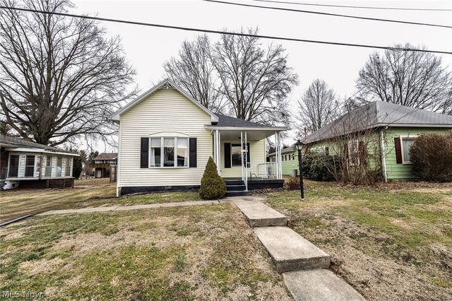 107 37th Street, Vienna, WV 26105