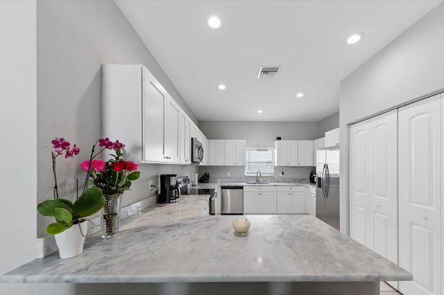 525 NW 12th Avenue, Boynton Beach, FL 33435