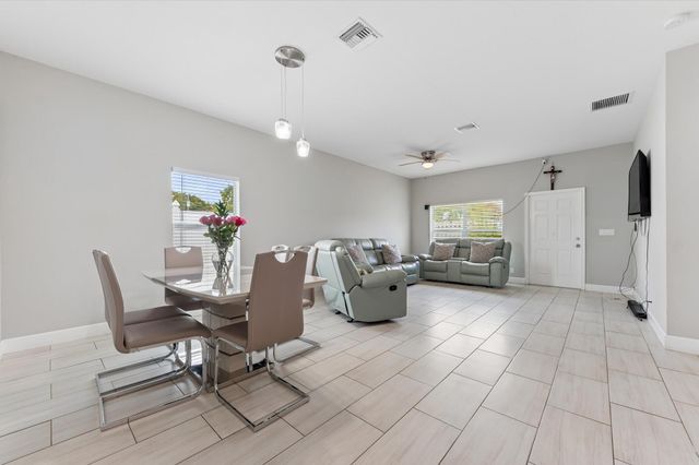 525 NW 12th Avenue, Boynton Beach, FL 33435