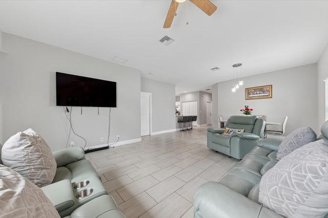 525 NW 12th Avenue, Boynton Beach, FL 33435