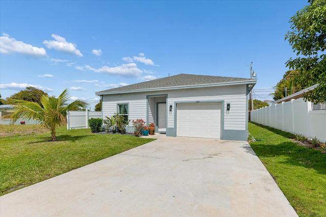 525 NW 12th Avenue, Boynton Beach, FL 33435
