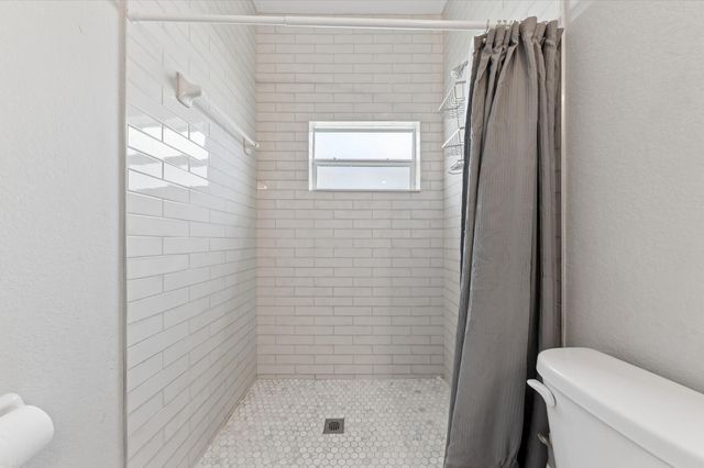 525 NW 12th Avenue, Boynton Beach, FL 33435