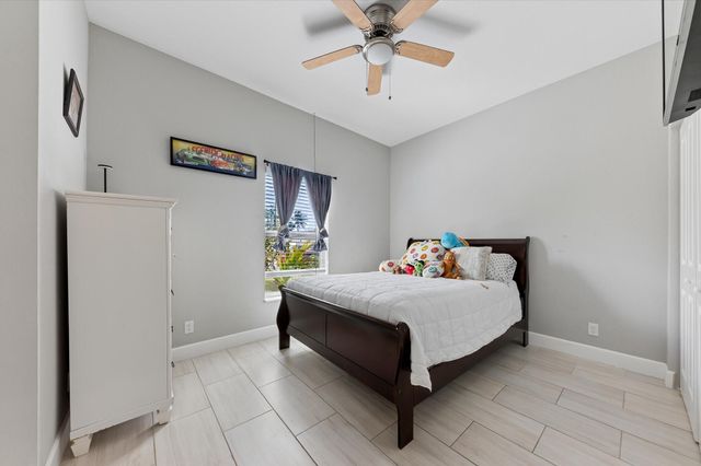 525 NW 12th Avenue, Boynton Beach, FL 33435