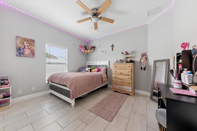 525 NW 12th Avenue, Boynton Beach, FL 33435