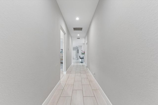 525 NW 12th Avenue, Boynton Beach, FL 33435