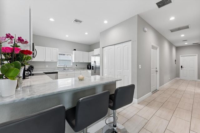 525 NW 12th Avenue, Boynton Beach, FL 33435