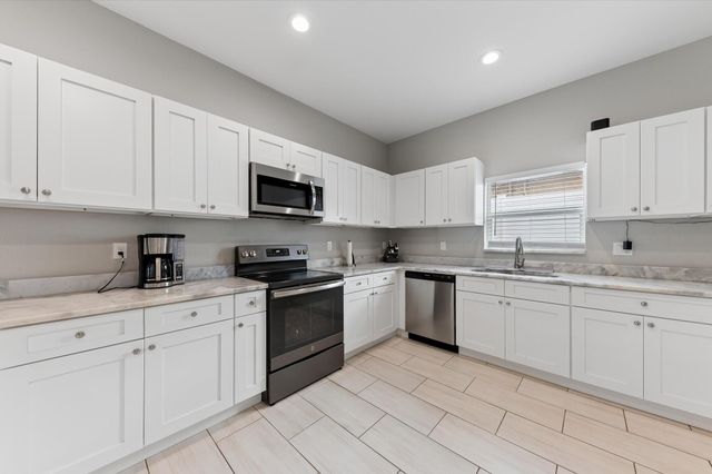 525 NW 12th Avenue, Boynton Beach, FL 33435