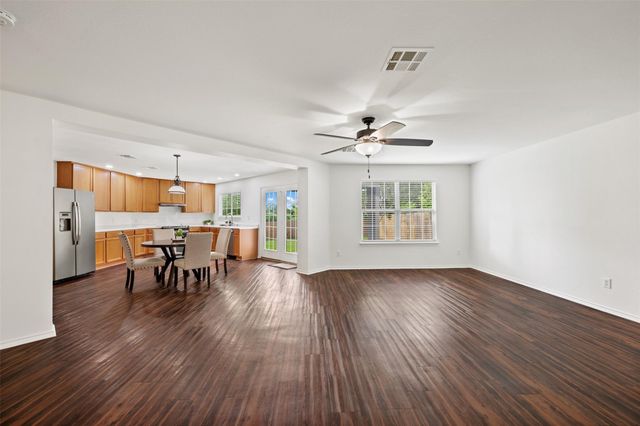 521 Boone Valley DR, Round Rock, TX 78664