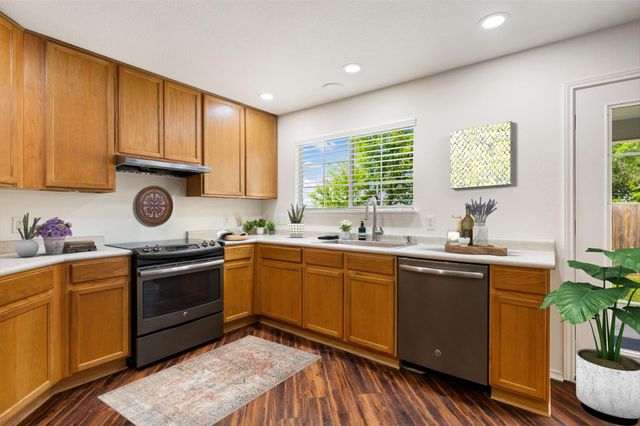 521 Boone Valley DR, Round Rock, TX 78664