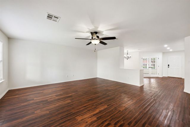 521 Boone Valley DR, Round Rock, TX 78664