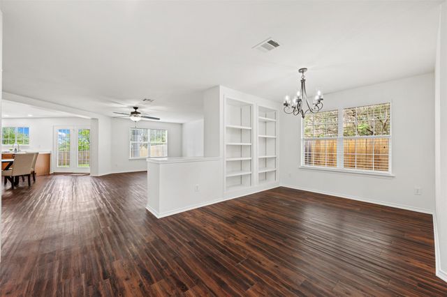 521 Boone Valley DR, Round Rock, TX 78664