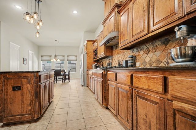 393 Bayhill Drive, Sunnyvale, TX 75182