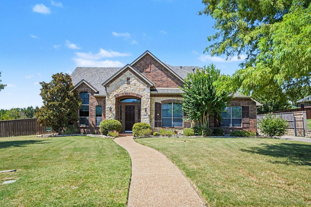 393 Bayhill Drive, Sunnyvale, TX 75182