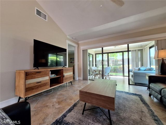 551 Beachwalk CIR, Naples, FL 34108
