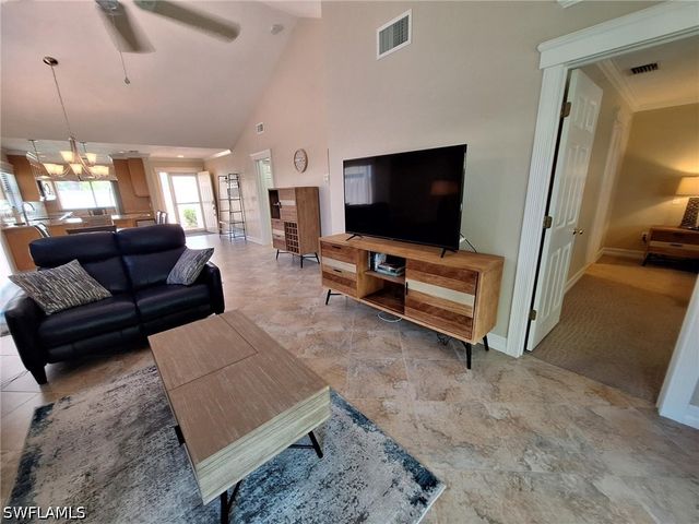 551 Beachwalk CIR, Naples, FL 34108