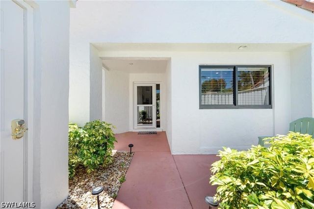 551 Beachwalk CIR, Naples, FL 34108