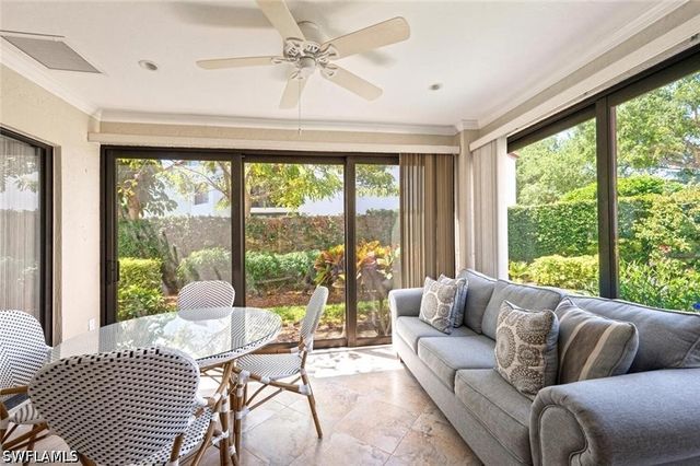 551 Beachwalk CIR, Naples, FL 34108