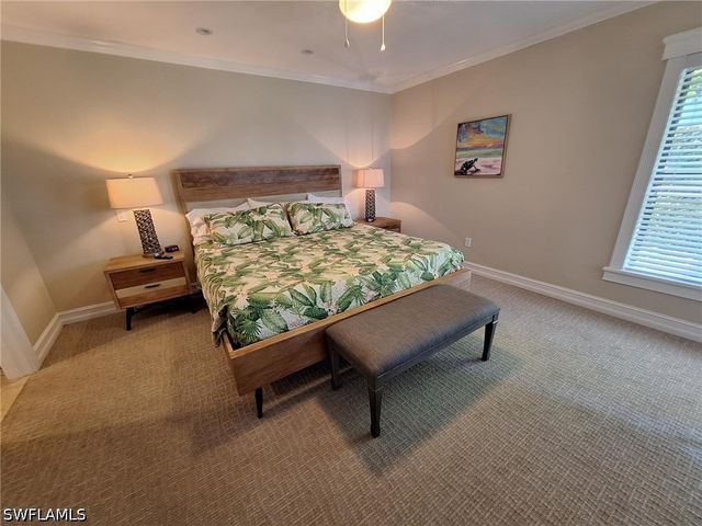 551 Beachwalk CIR, Naples, FL 34108