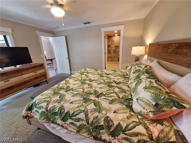 551 Beachwalk CIR, Naples, FL 34108