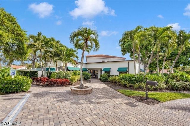 551 Beachwalk CIR, Naples, FL 34108