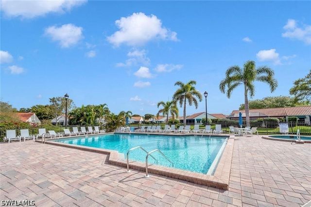 551 Beachwalk CIR, Naples, FL 34108