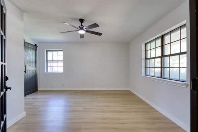 2126 Huntington Drive, Grand Prairie, TX 75051