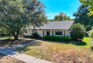 2126 Huntington Drive, Grand Prairie, TX 75051