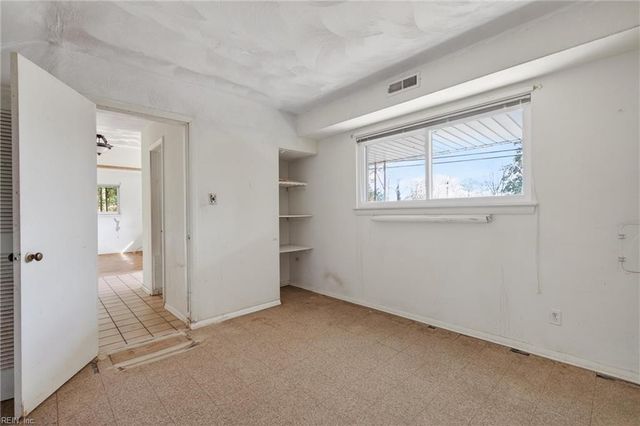 5532 Poplar Hall DR, Norfolk, VA 23502