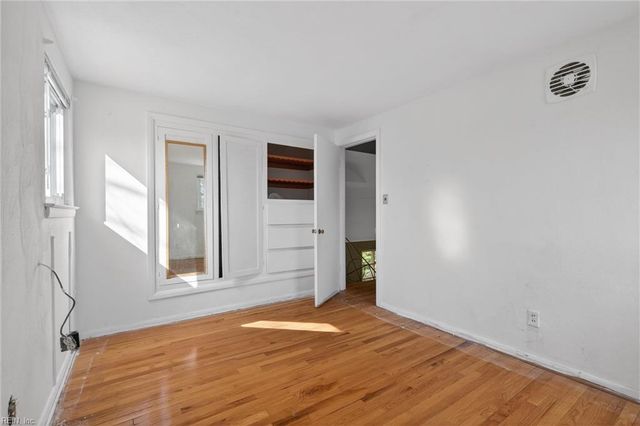 5532 Poplar Hall DR, Norfolk, VA 23502