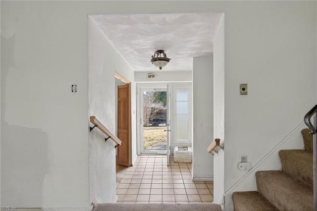 5532 Poplar Hall DR, Norfolk, VA 23502