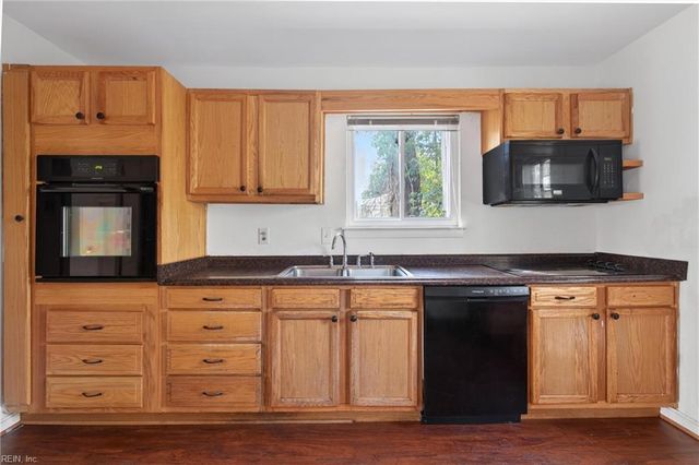 5532 Poplar Hall DR, Norfolk, VA 23502