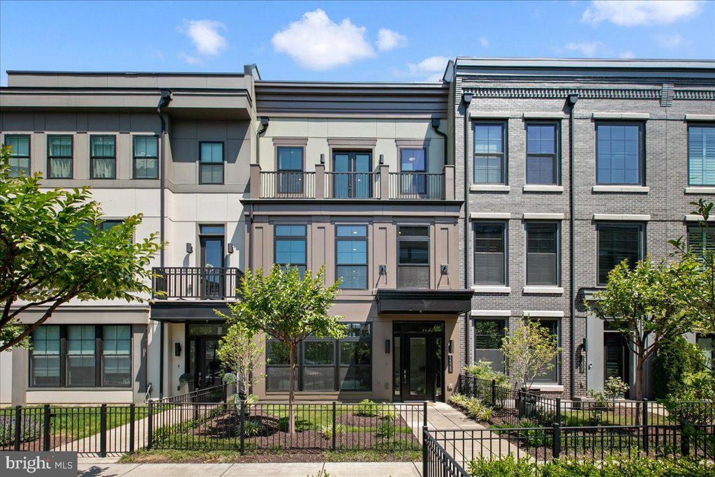 44645 DANVERS TER, Ashburn, VA 20147