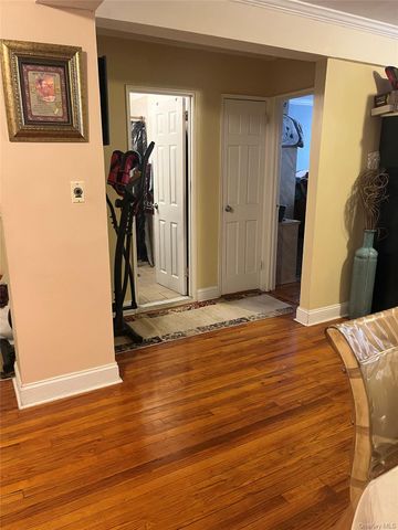 150-15 72nd Road 1D, Flushing, NY 11367