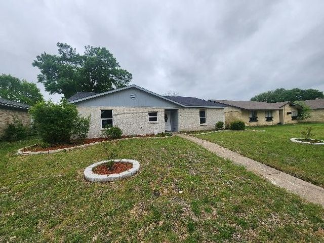 2822 Chariot Lane, Garland, TX 75044