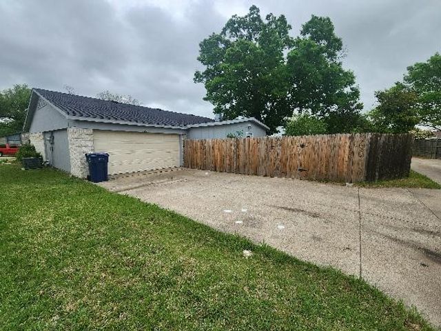2822 Chariot Lane, Garland, TX 75044