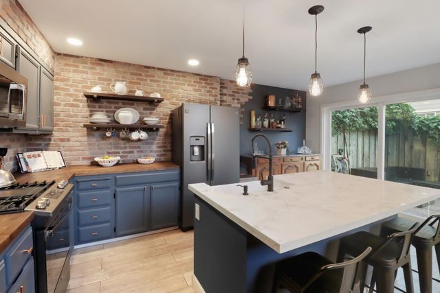 833 S San Tomas Aquino L, Campbell, CA 95008