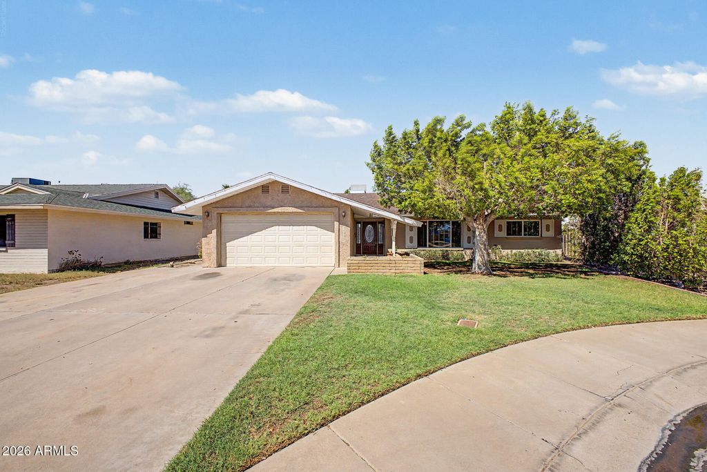 4222 W SOLANO Drive, Phoenix, AZ 85019 — exterior