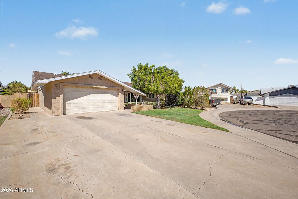 4222 W SOLANO Drive, Phoenix, AZ 85019 — photo 2