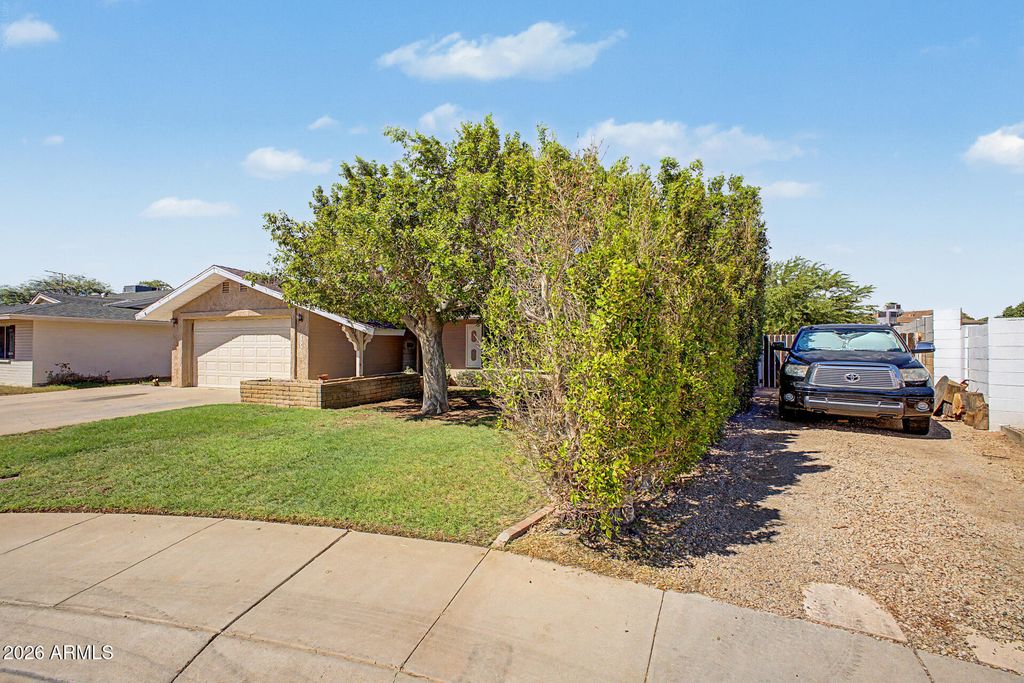 4222 W SOLANO Drive, Phoenix, AZ 85019 — photo 3