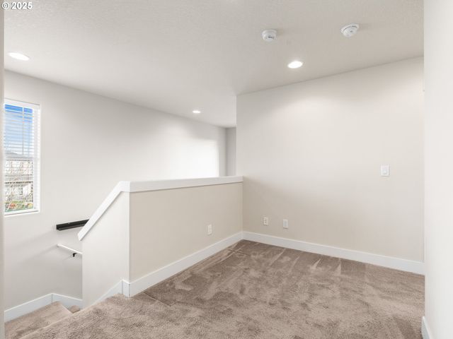 10693 Nw 288TH Ter, North Plains, OR 97133