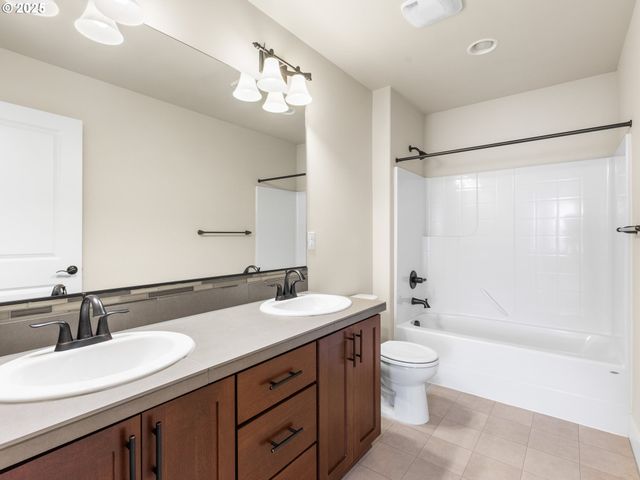 10693 Nw 288TH Ter, North Plains, OR 97133