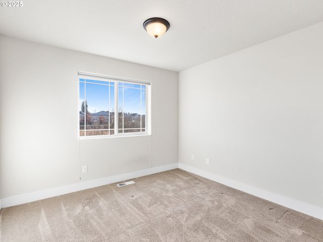 10693 Nw 288TH Ter, North Plains, OR 97133
