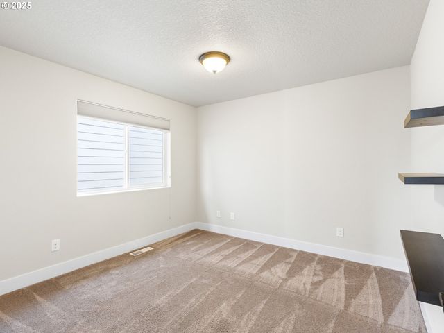 10693 Nw 288TH Ter, North Plains, OR 97133