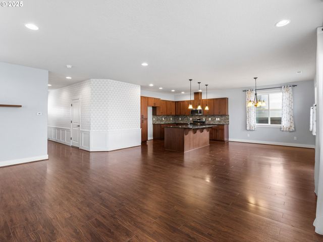 10693 Nw 288TH Ter, North Plains, OR 97133