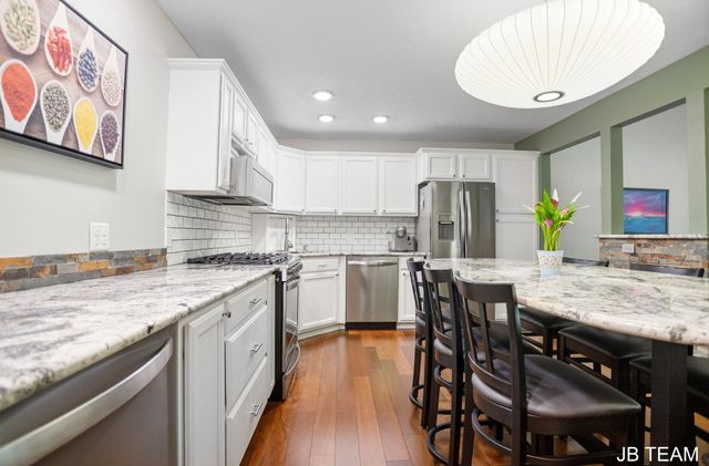 3042 W Crystal Waters Drive, Holland, MI 49424