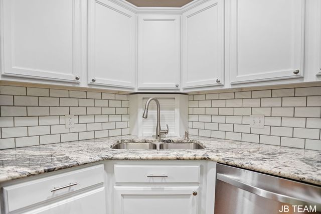3042 W Crystal Waters Drive, Holland, MI 49424