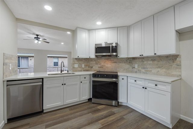 2792 Forest Point Drive, League City, TX 77573