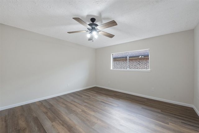 2792 Forest Point Drive, League City, TX 77573