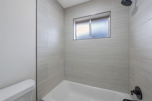 2792 Forest Point Drive, League City, TX 77573